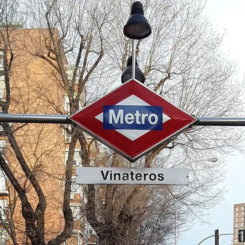 Pórtico Estación Vinateros